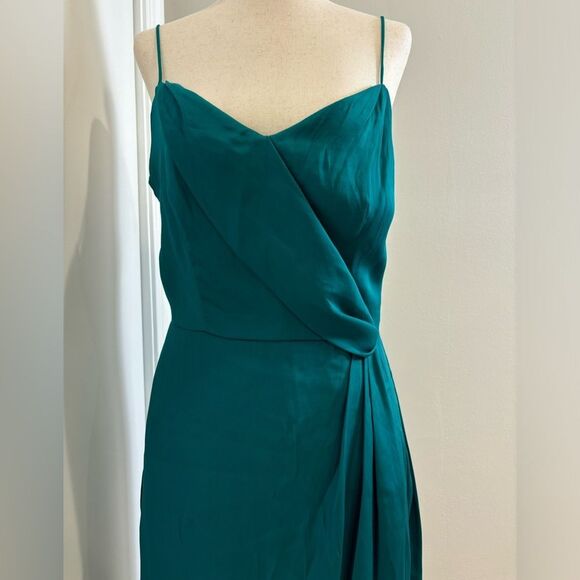 NWT Banana Republic Green SEXY spaghetti Strap Dress Item # 0002 - Picture 5 of 9